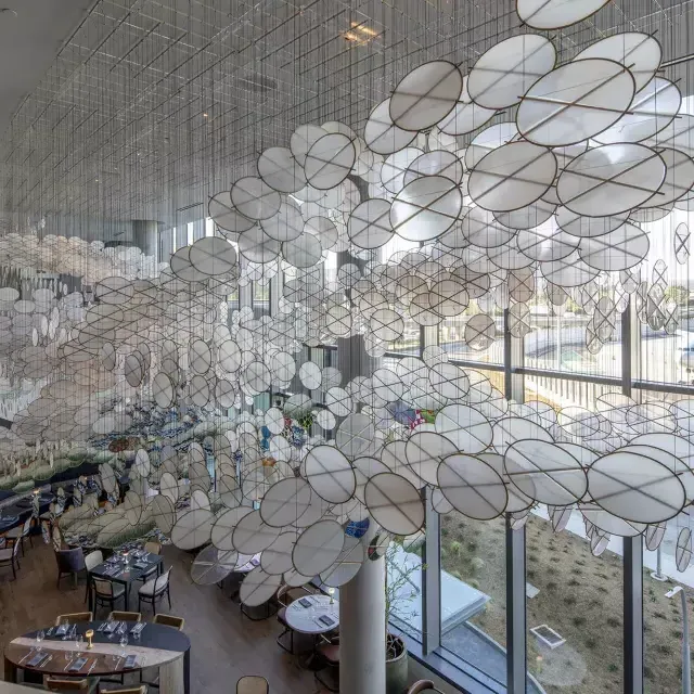 雅各布·桥本(Jacob Hashimoto)在君悦酒店(大 Hyatt)